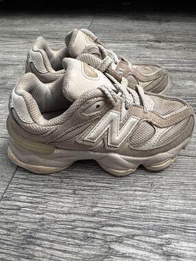 New Balance kids Neutral-Tone Chunky Athletic Sneakers